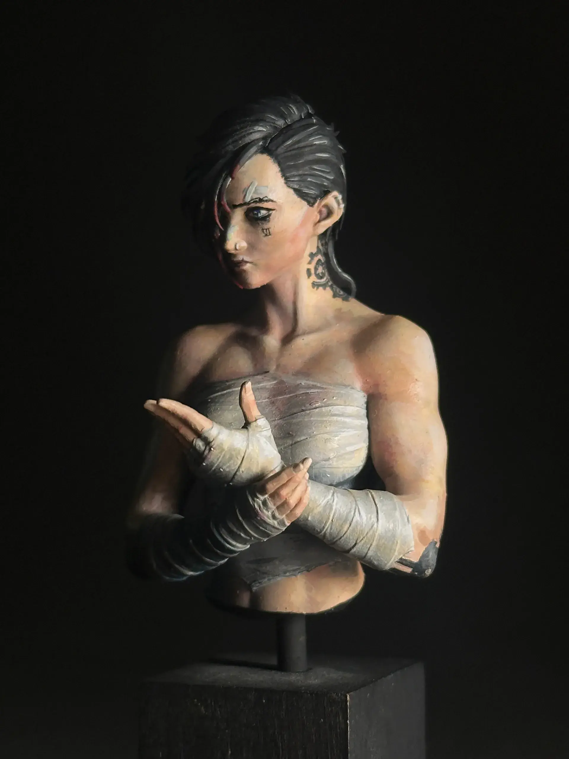 Vi from Arcane, a painted bust, photo 1 of 14