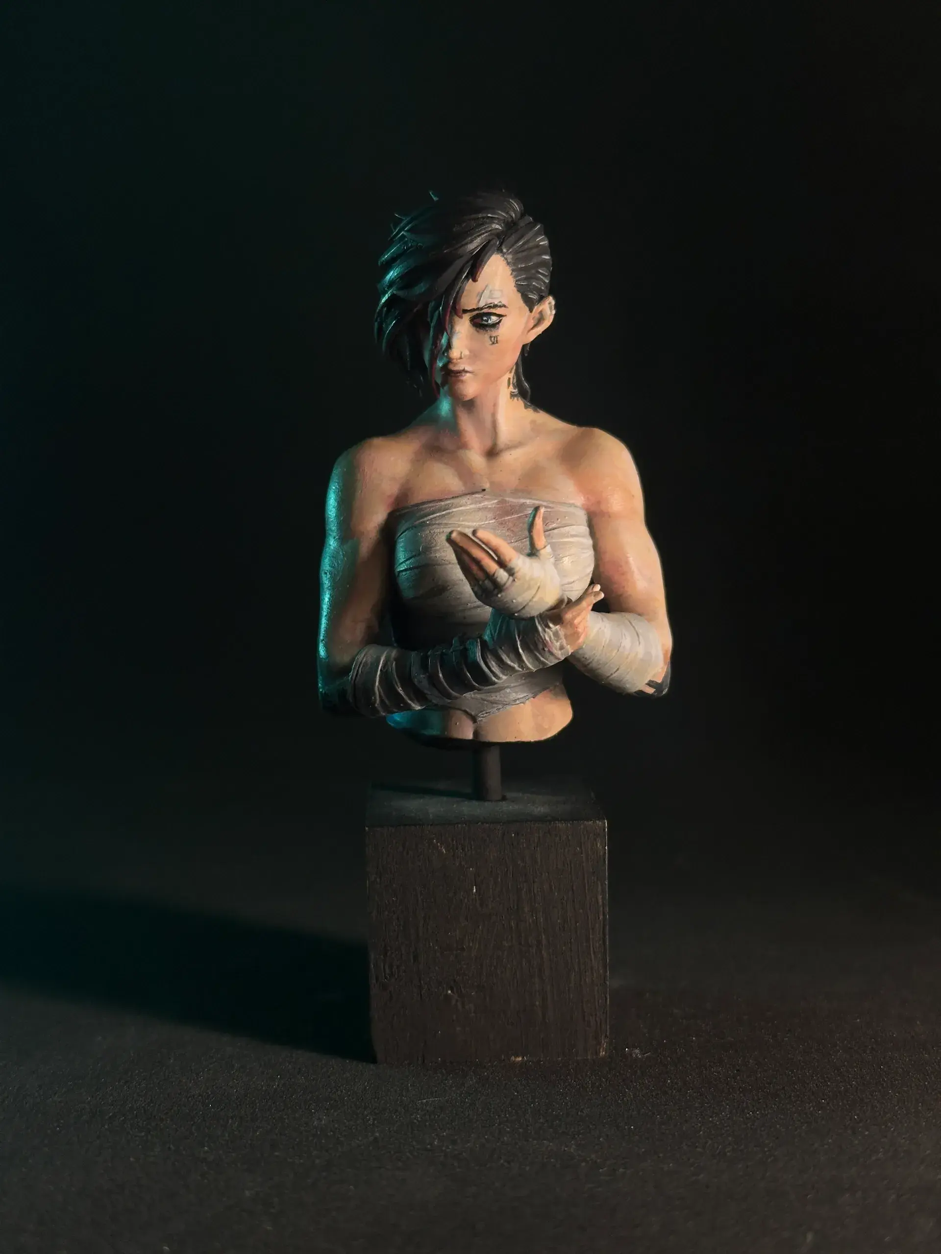 Vi from Arcane, a painted bust, photo 4 of 14